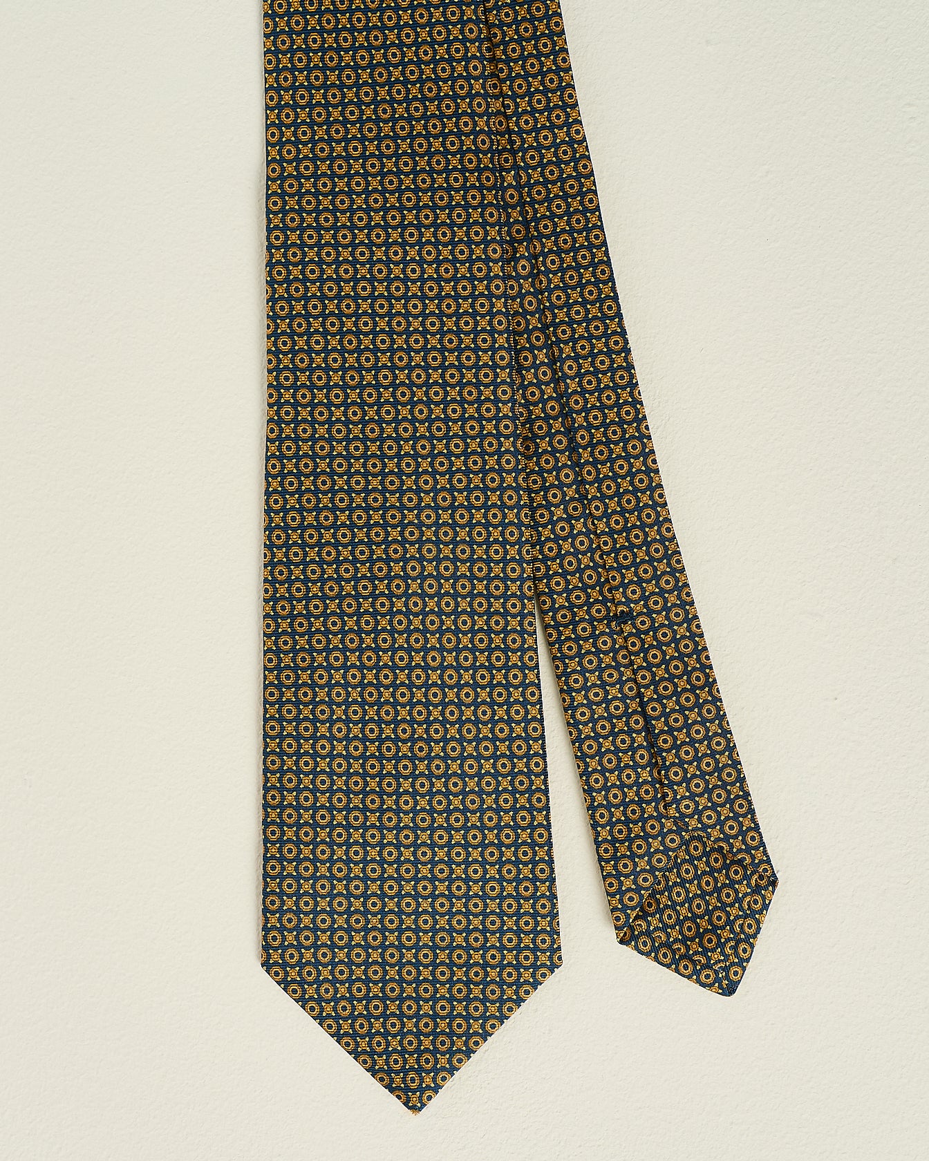 PATTERNED SILK TIE