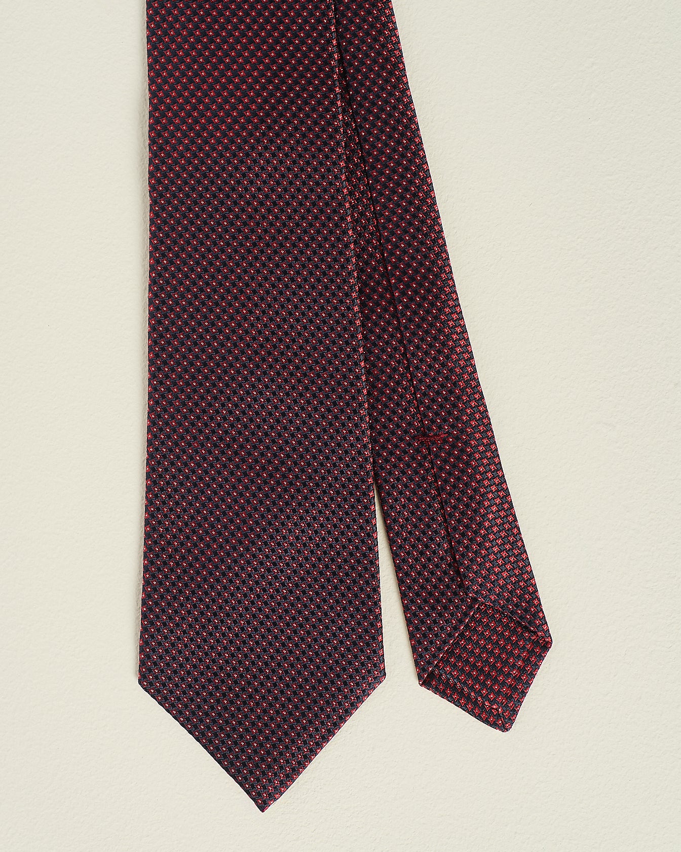 PATTERNED SILK TIE