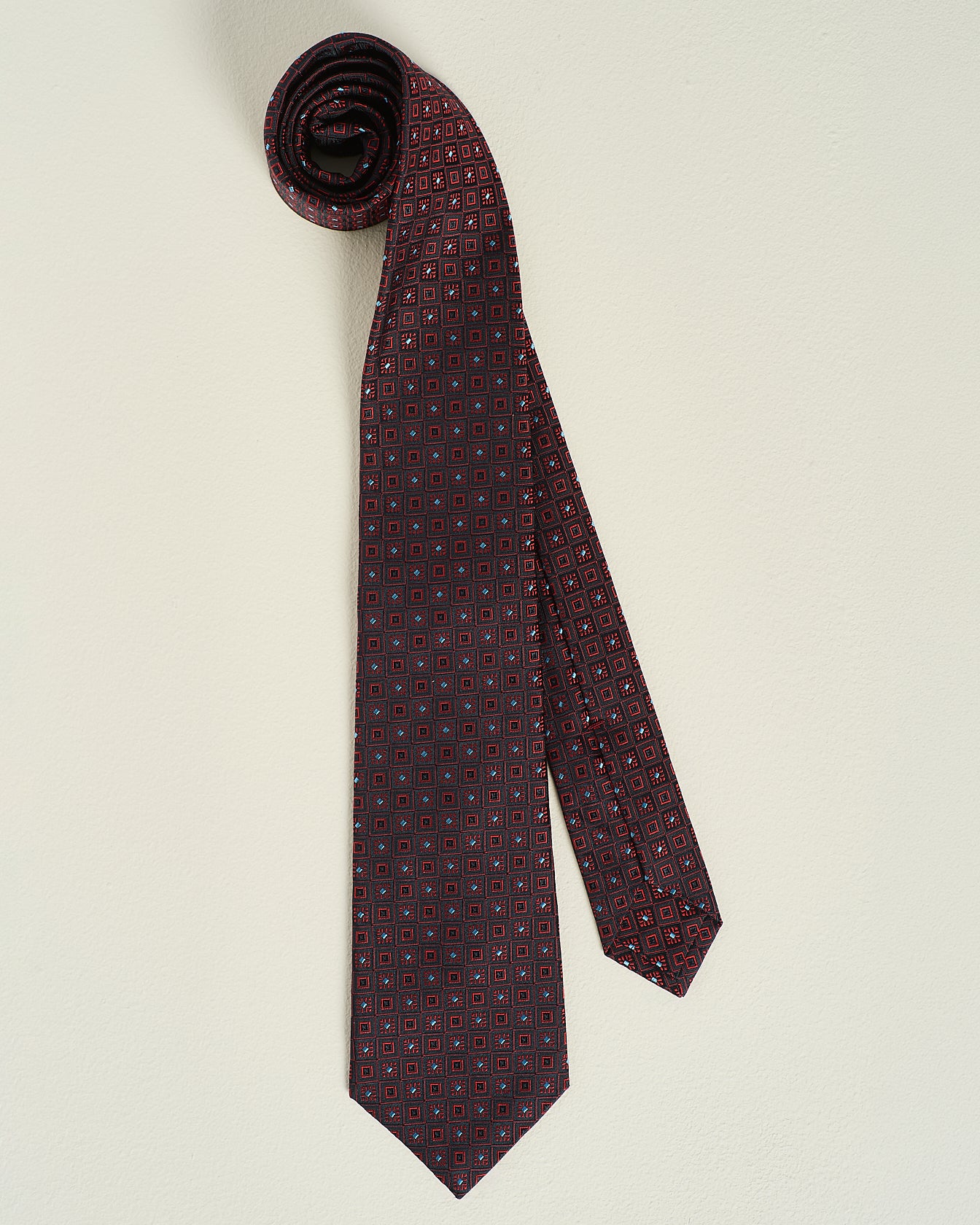 PATTERNED SILK TIE