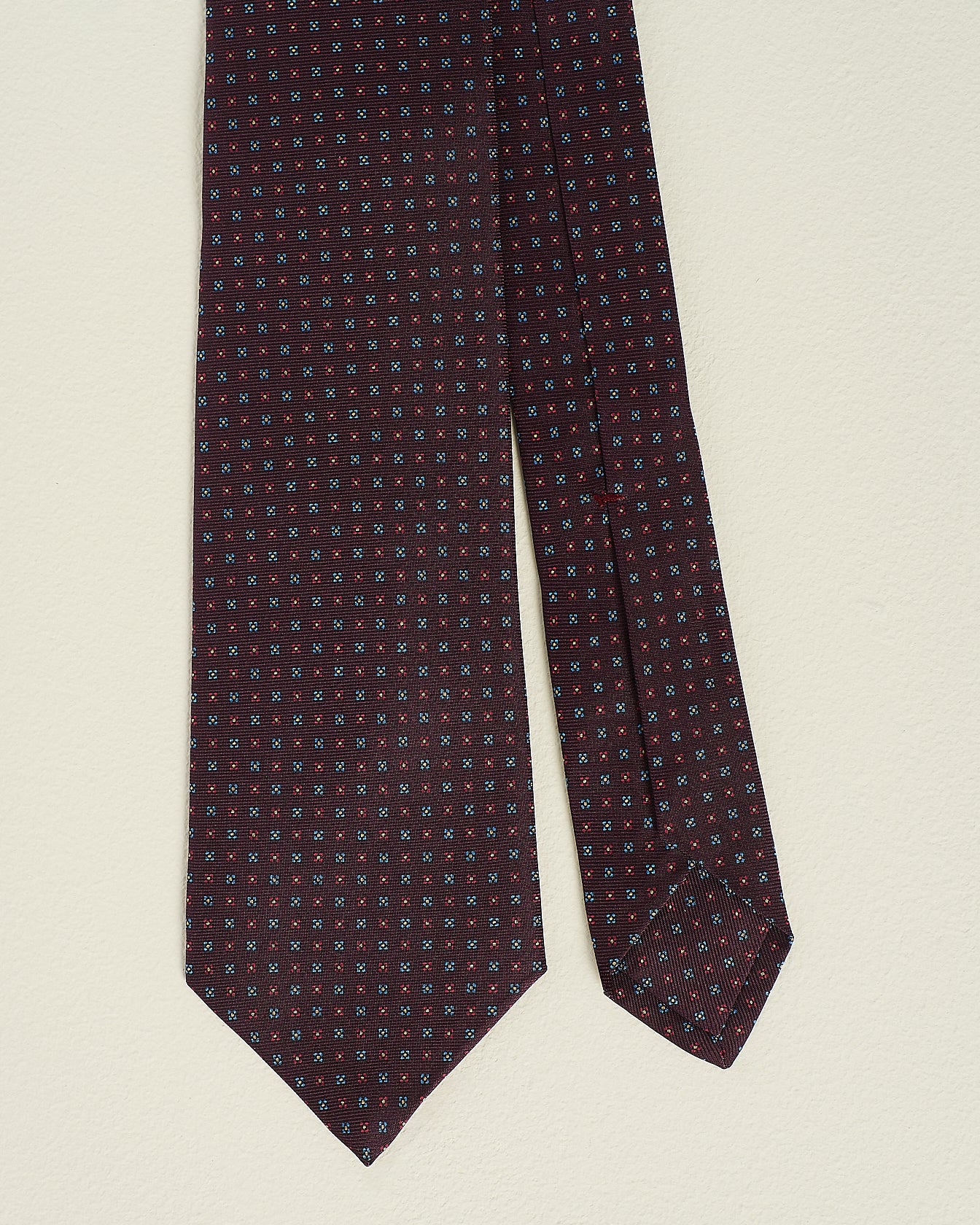 PATTERNED SILK TIE