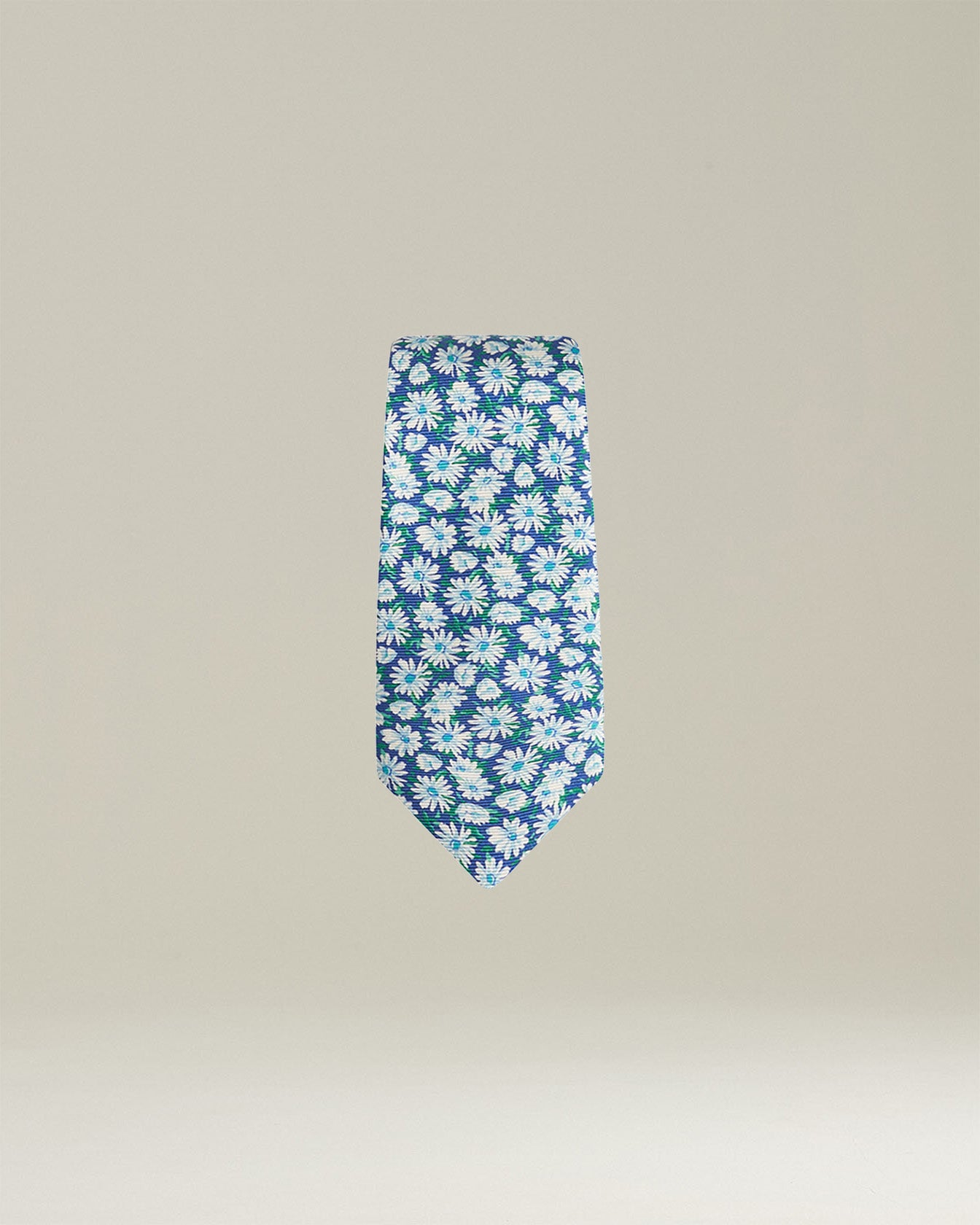 PATTERNED SILK TIE