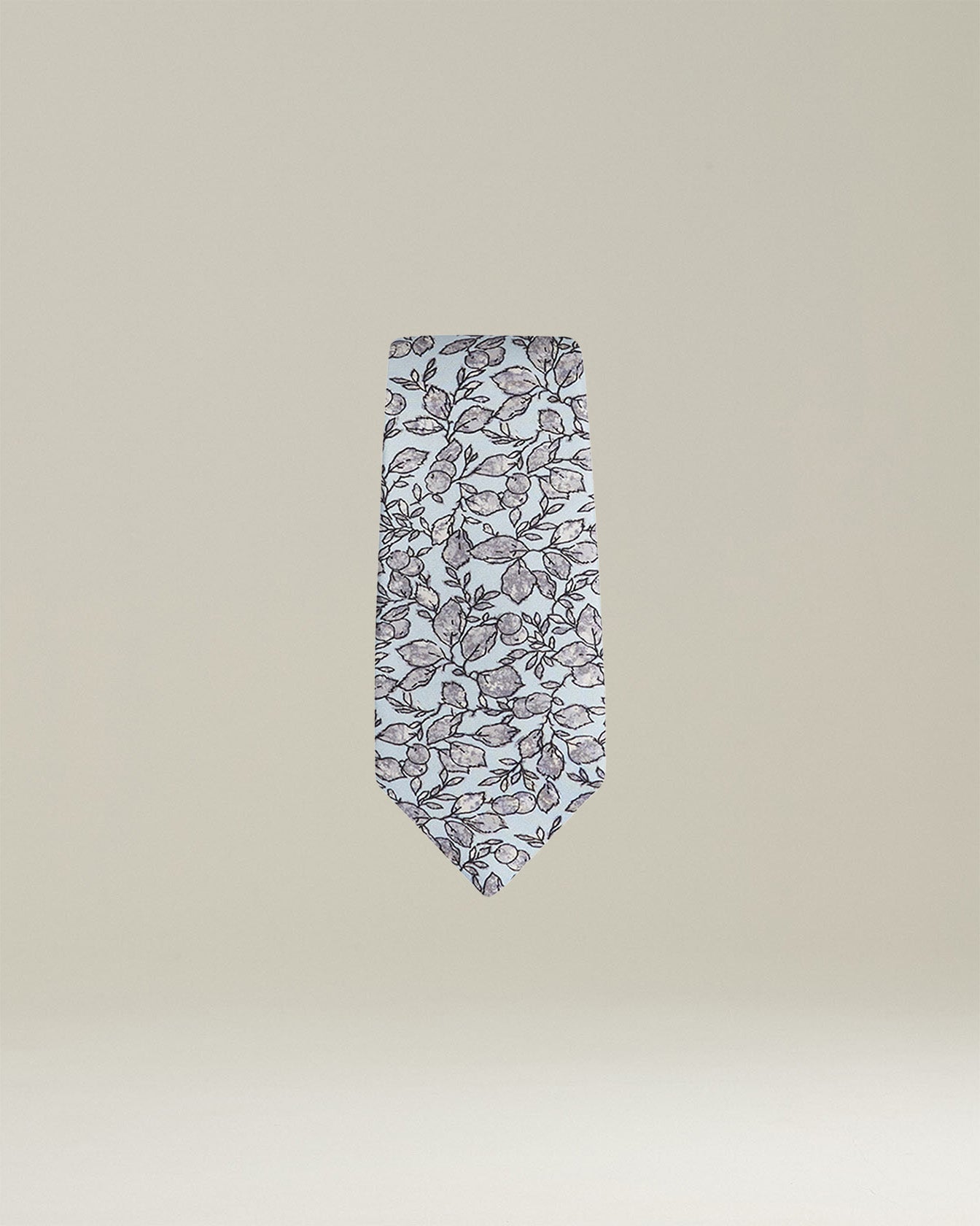 PATTERNED SILK TIE