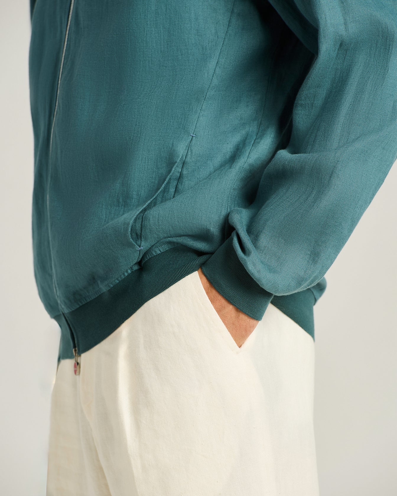 Men's cornflower blue lightweight linen zip jacket | Kiton