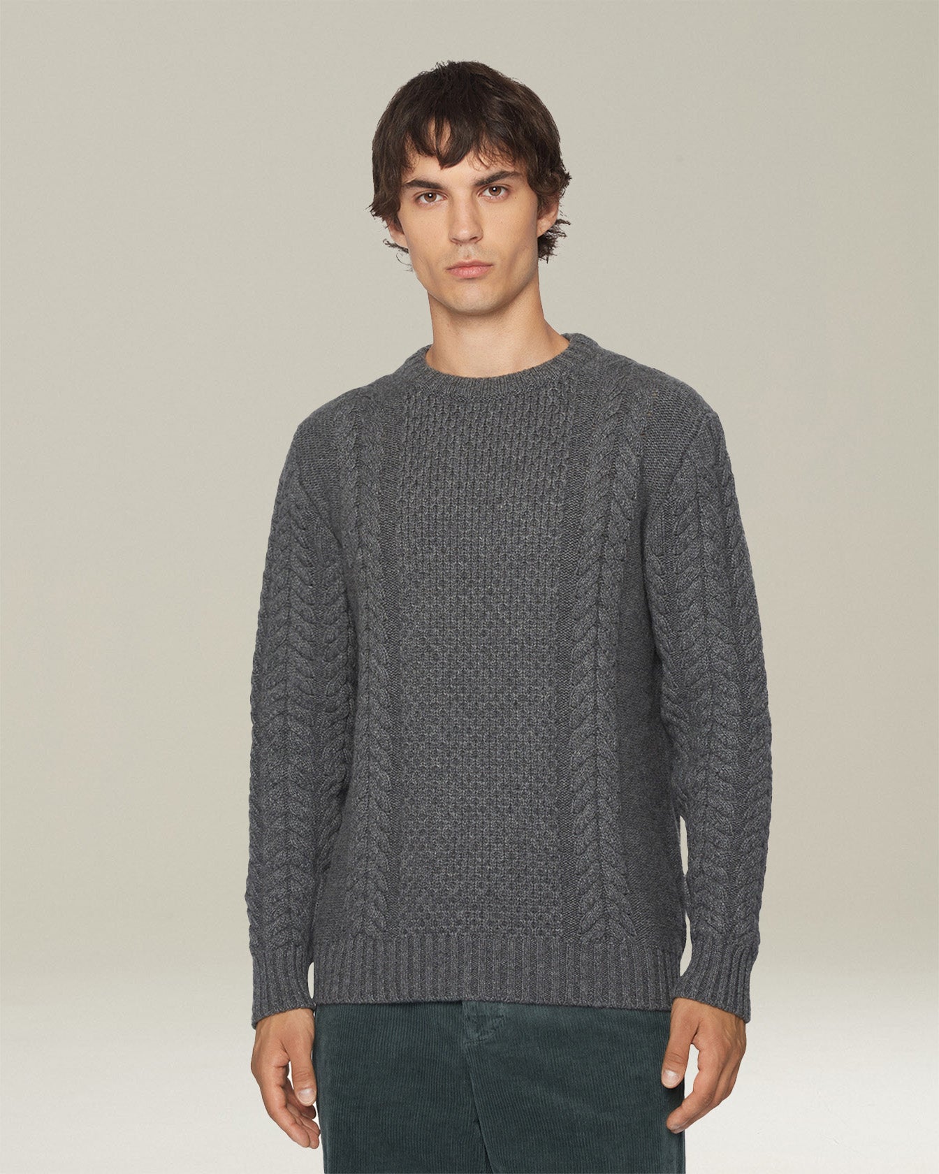 MAGLIONE IN CASHMERE CON TRECCIA