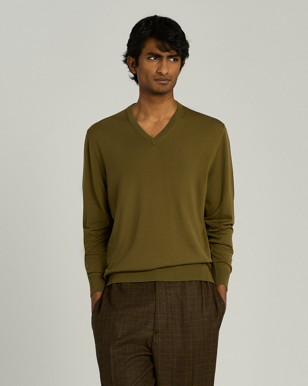 LODEN GREEN ULTRAFINE WOOL V-NECK SWEATER 2