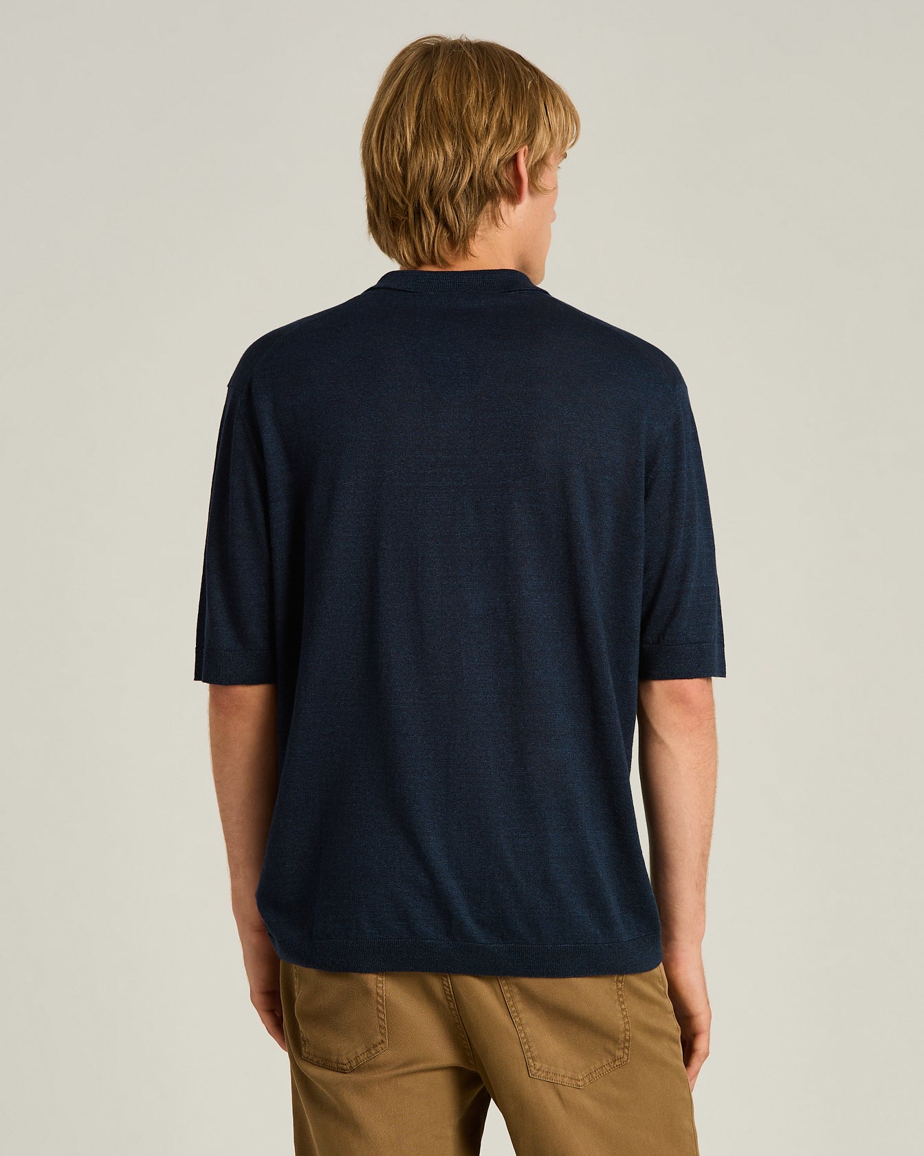 LIGHTWEIGHT KNIT SHORT-SLEEVED POLO SHIRT