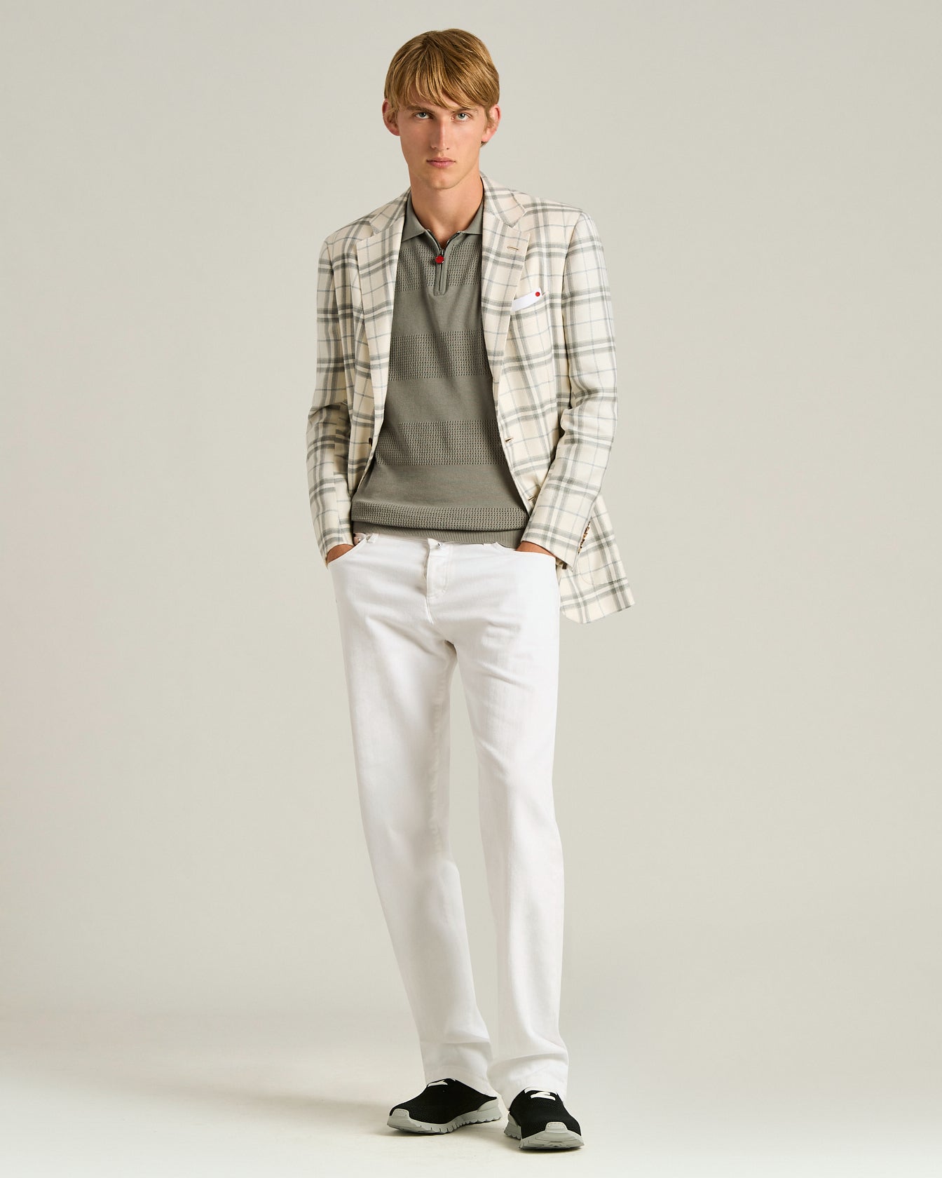 SHORT-SLEEVED ZIPPED POLO SHIRT