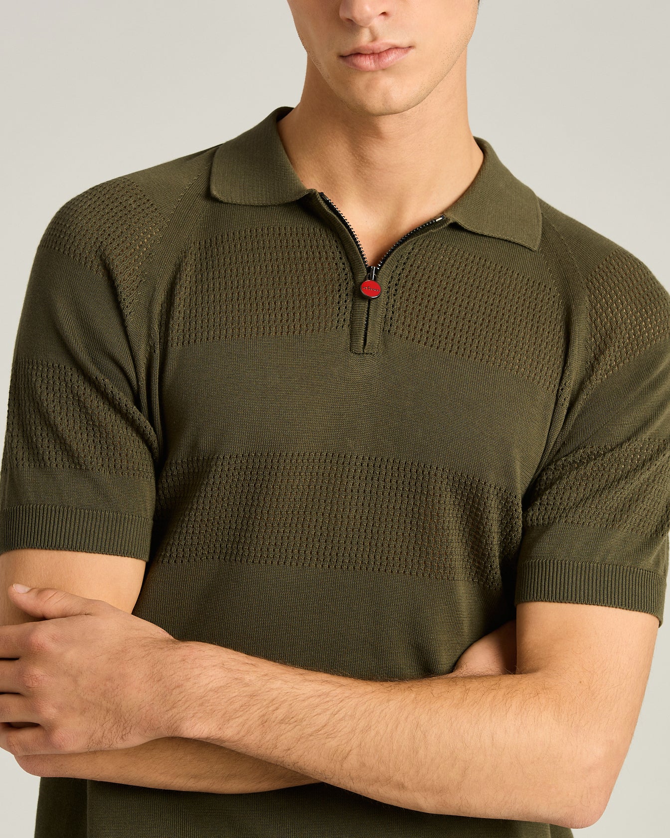 SHORT-SLEEVED ZIPPED POLO SHIRT