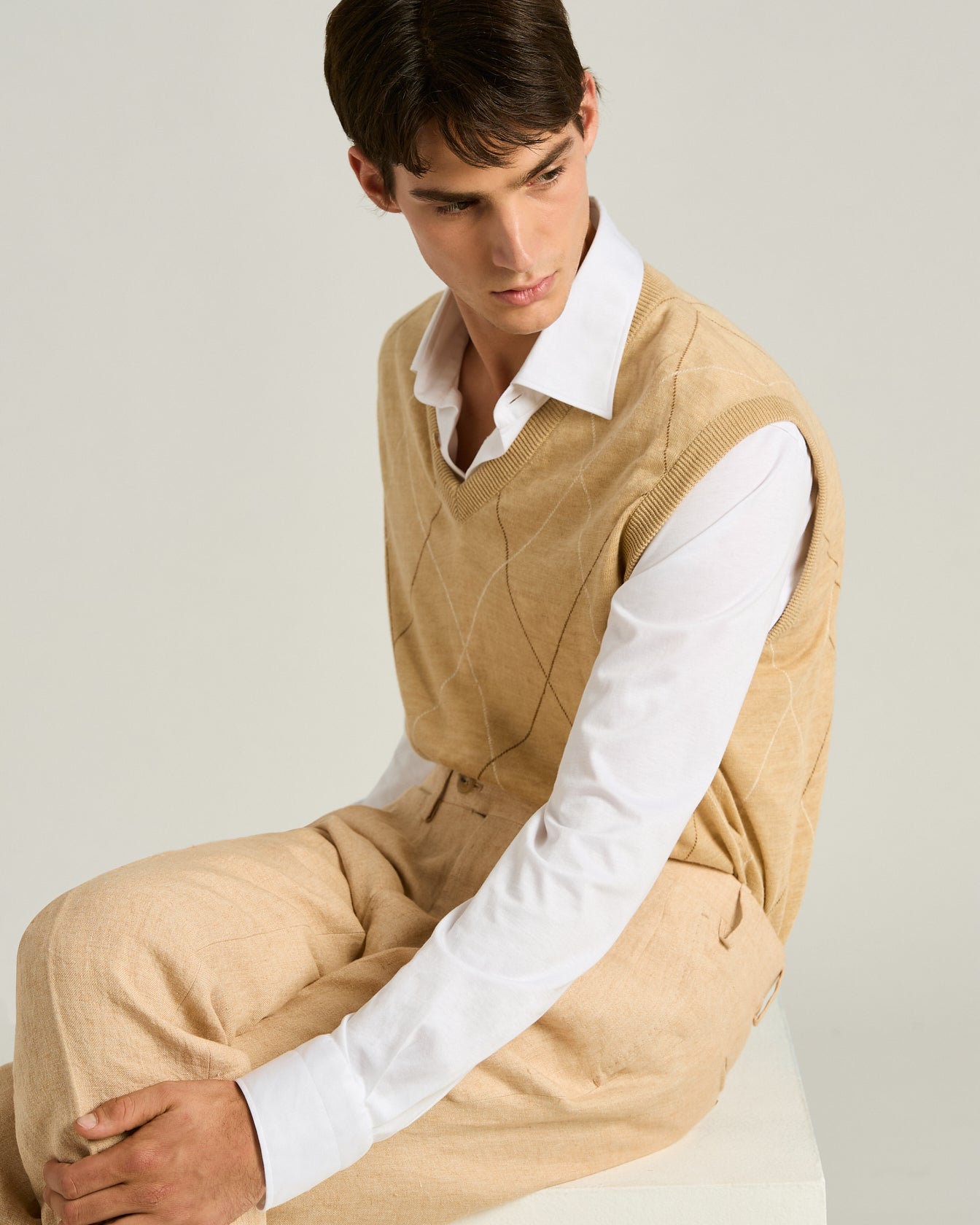 Pure Linen V-Neck Sweater Vest in Beige