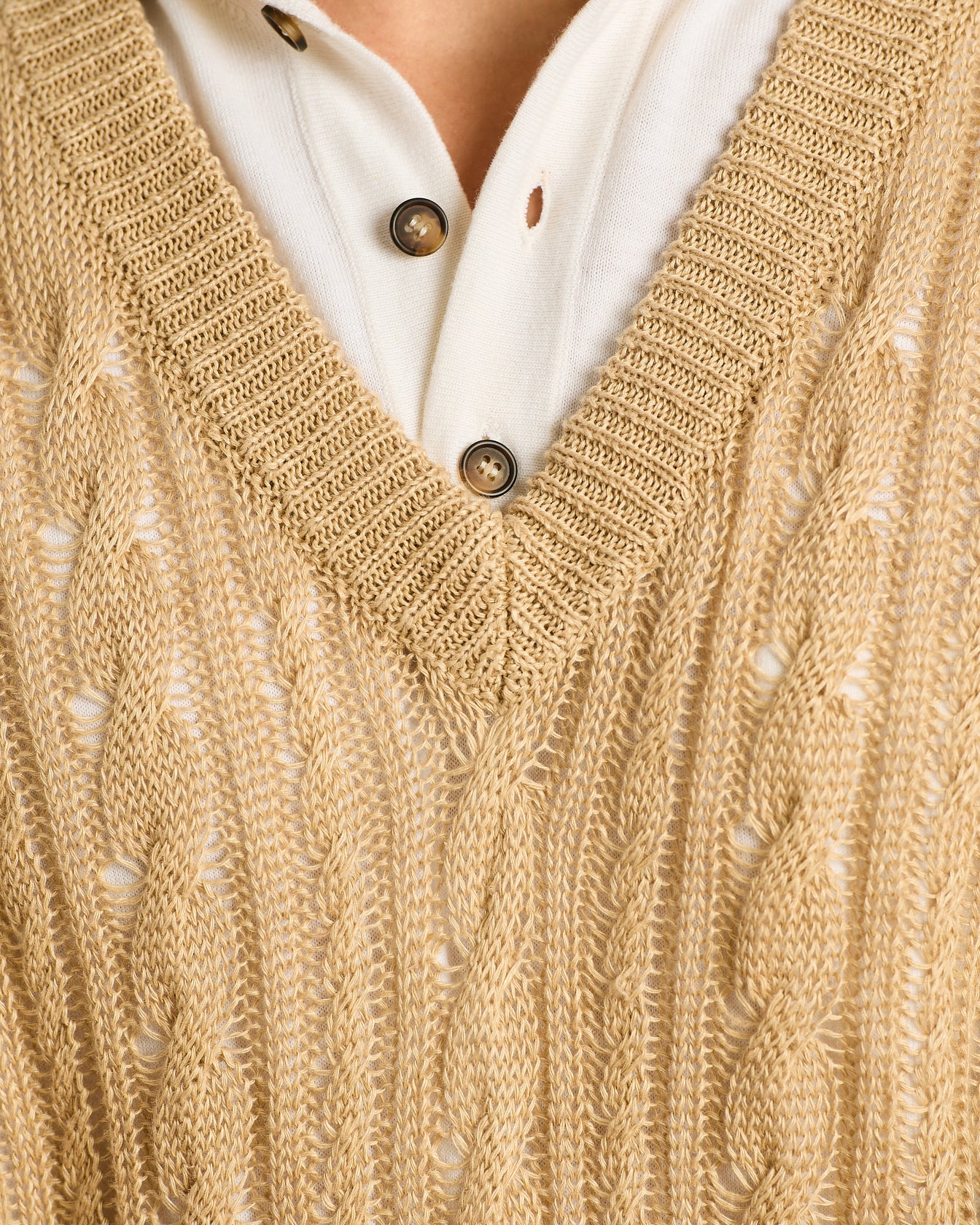 Men's beige pure linen cable knit V-neck sweater vest | Kiton