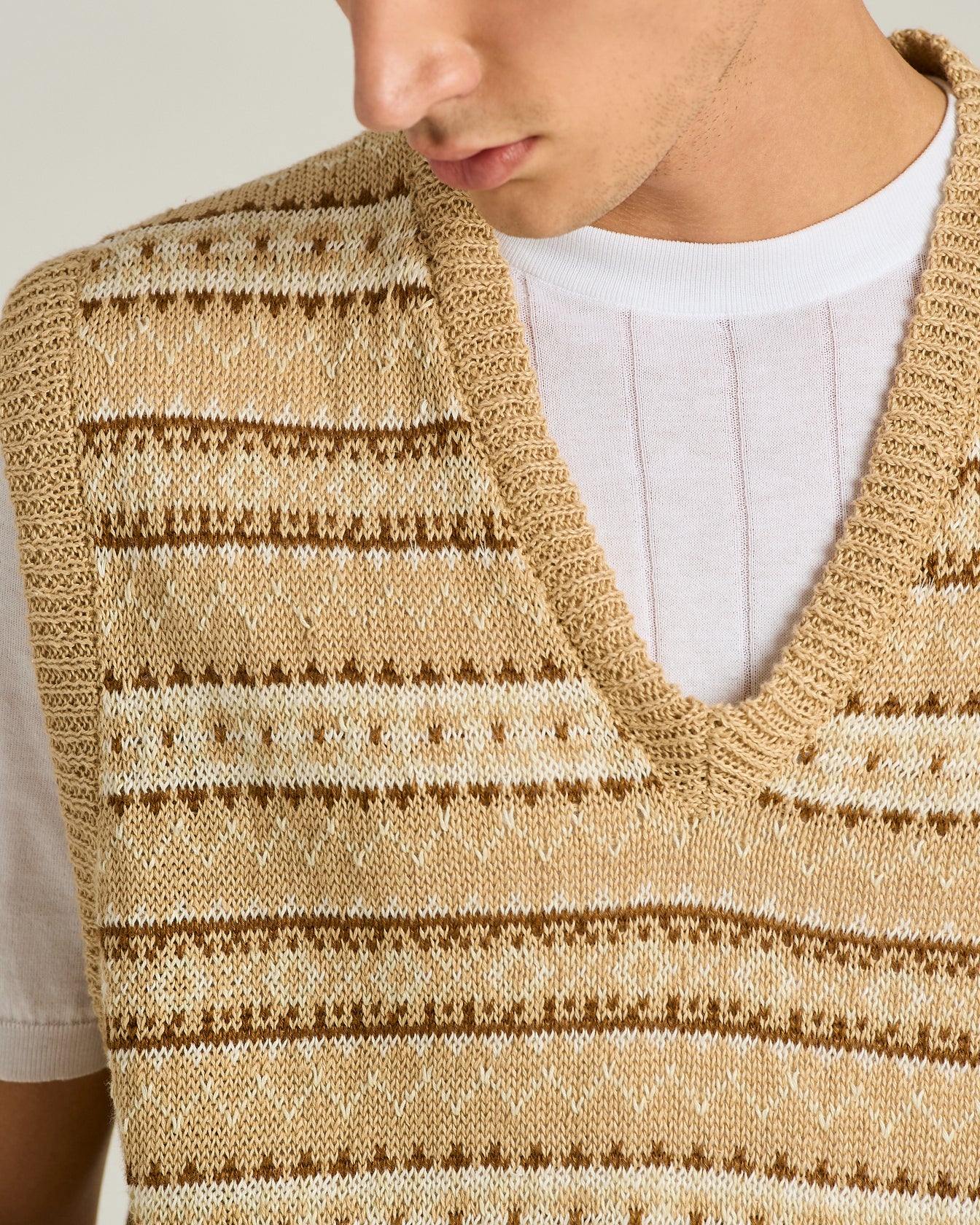 Men's beige/brown pure linen V-neck sweater vest | Kiton