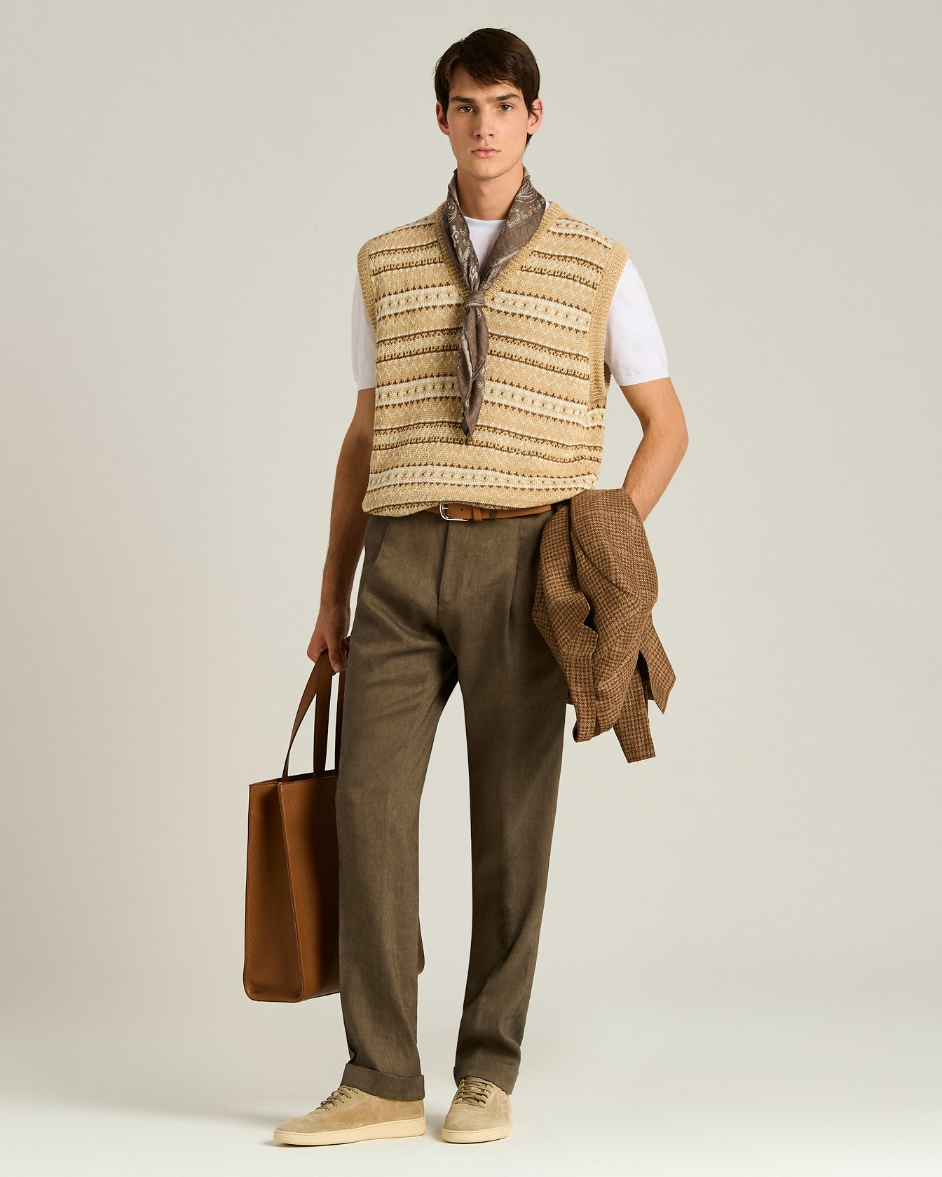 Men's beige/brown pure linen V-neck sweater vest | Kiton Men's beige/brown pure linen V-neck sweater vest | Kiton