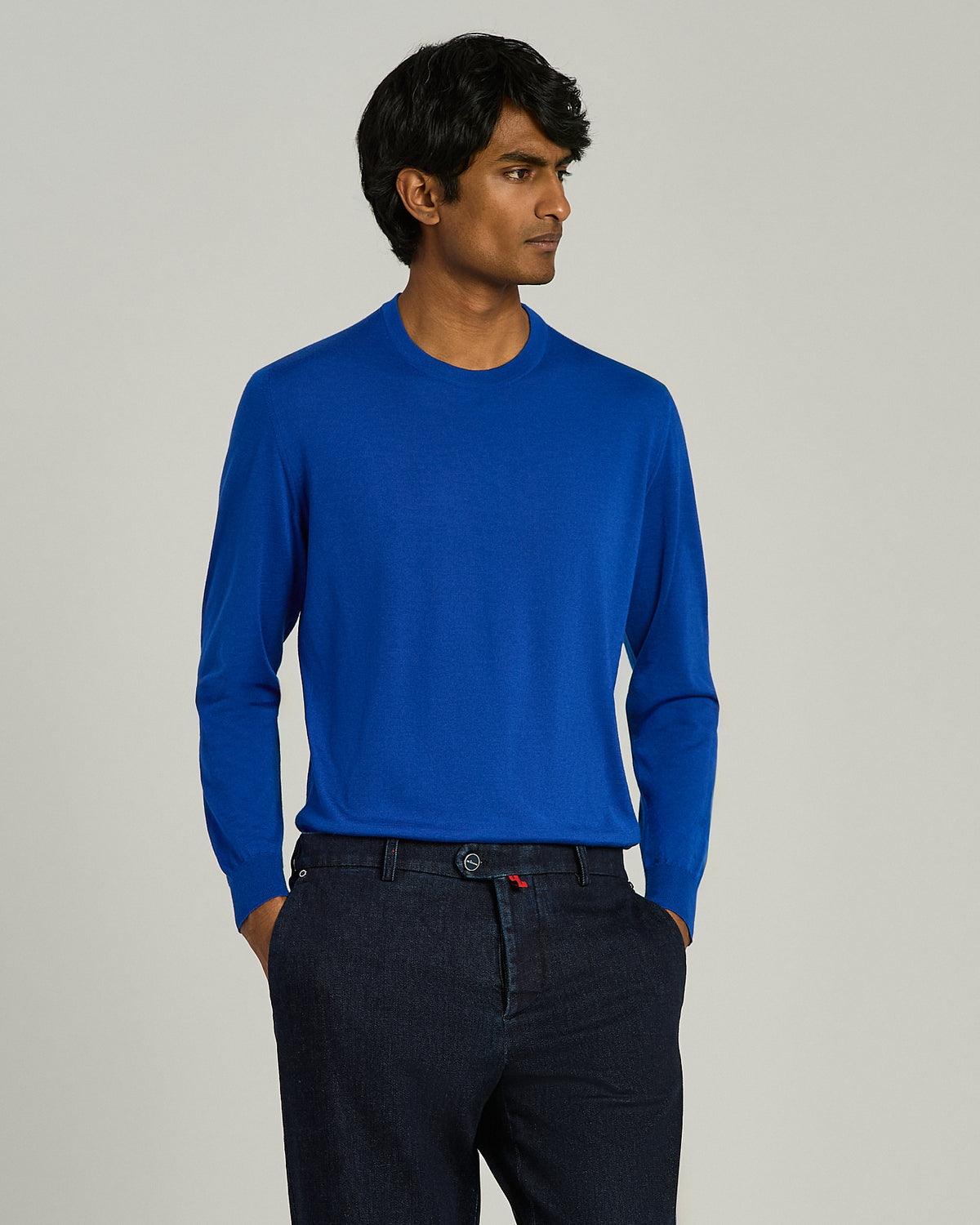 BRILLIANT BLUE CASHMERE ROUND-NECK SWEATER 2