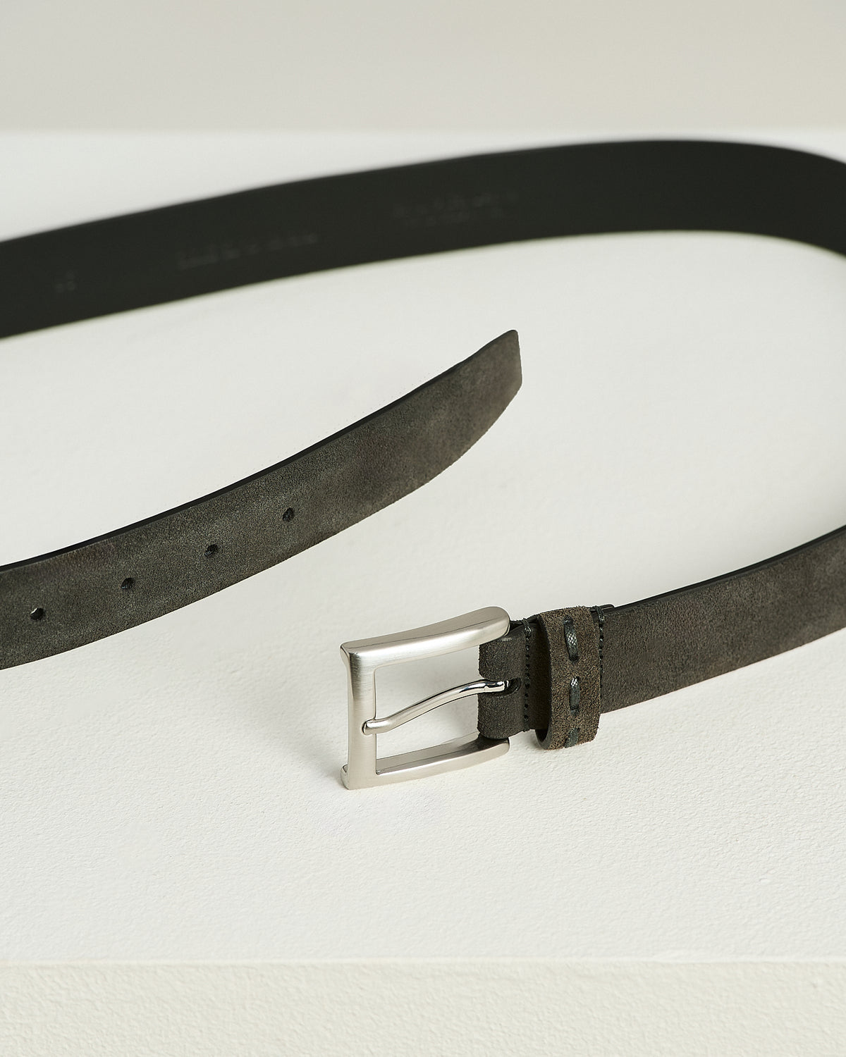 GREY SUEDE CALFSKIN LEATHER BELT 2