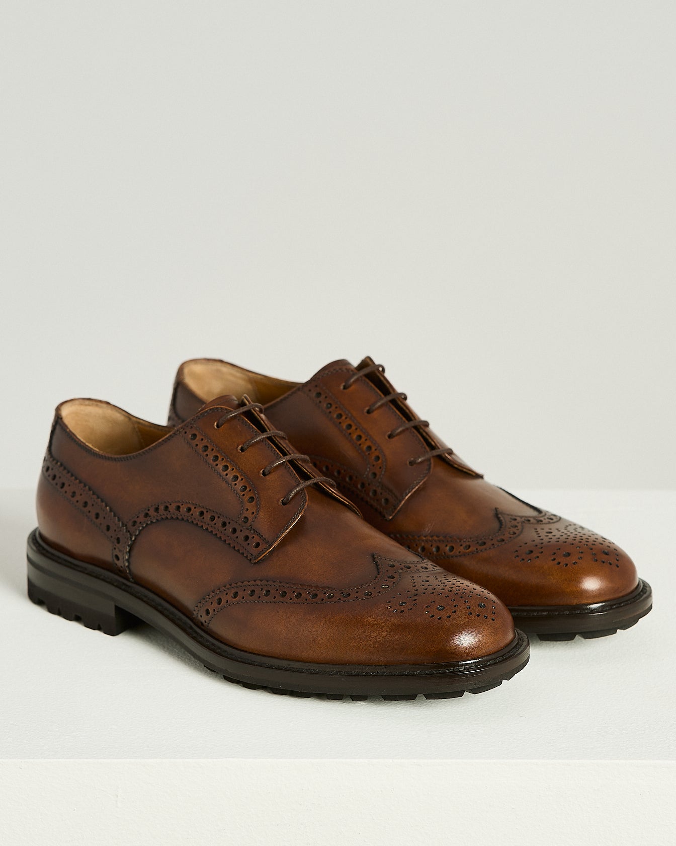 DERBY BROGUE IN PELLE SPAZZOLATA CON SUOLA CARRARMATO