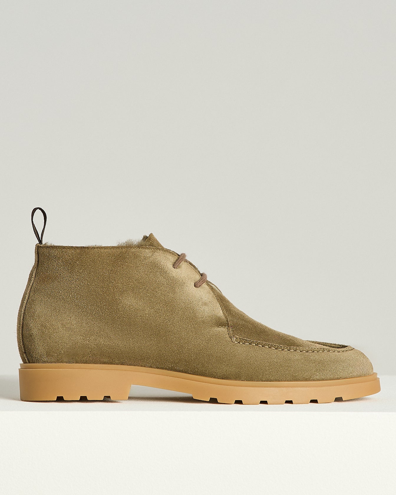 SCARPA ALTA IN SUEDE CON INTERNO IN SHEARLING E SUOLA CARRARMATO
