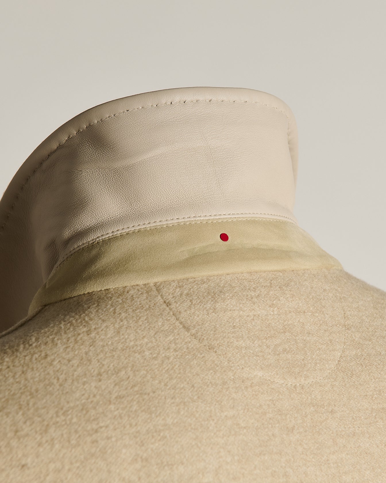 BOMBER IN CASHMERE CON COLLO CAMICIA E FINITURE IN MAGLIA